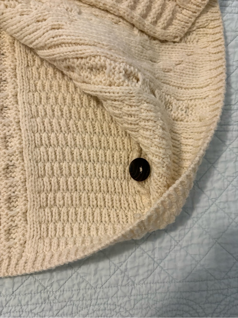 Aran merino wool cardigan. Size XXL. - Picture 3 of 9